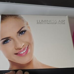 NWOT Luminess Airbrush Makeup System - Natural Finish